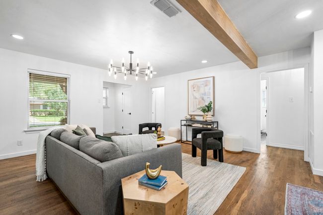 6615 Hialeah Dr, House other with 4 bedrooms, 3 bathrooms and null parking in Dallas TX | Image 5
