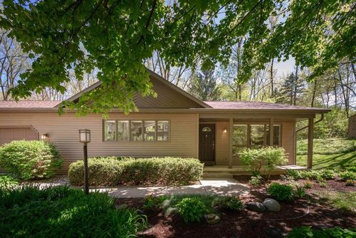 8029 Shag Bark Cir, CROSS PLAINS, WI, 53528-9307 | Card Image