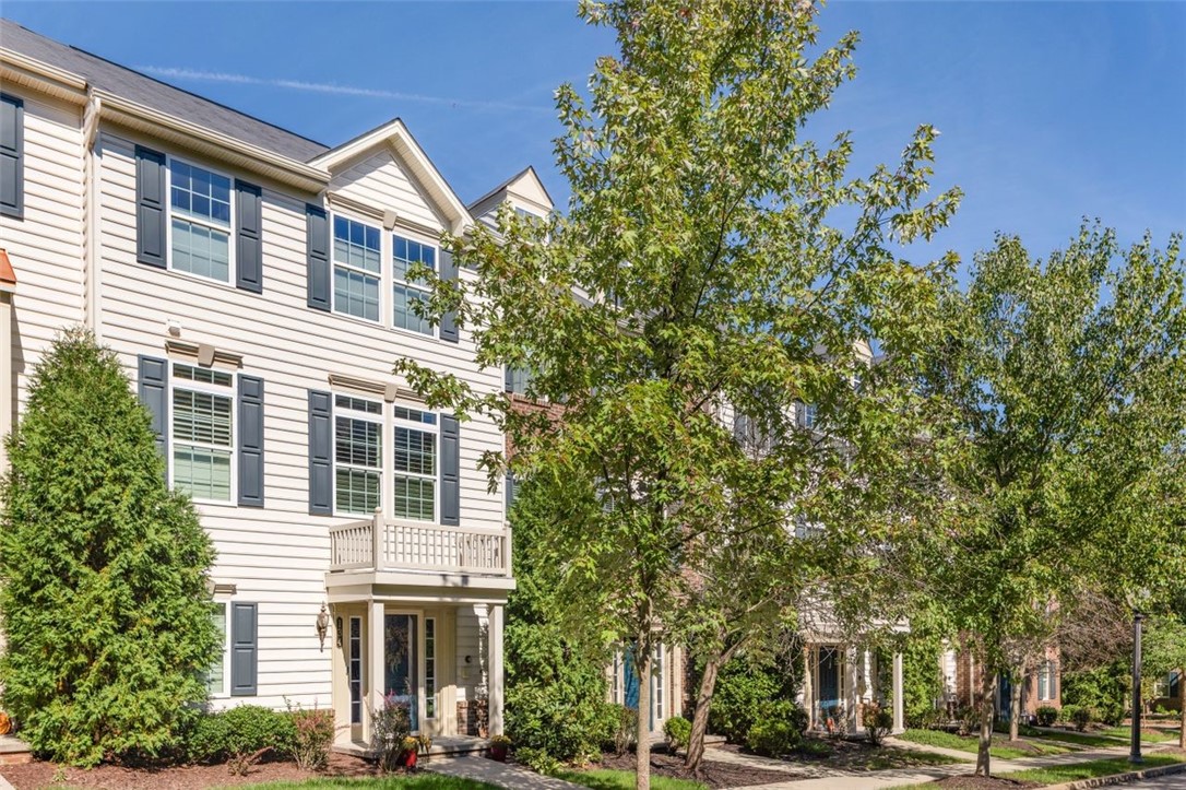 Lewisham Rd, Cranberry Township, PA 16066