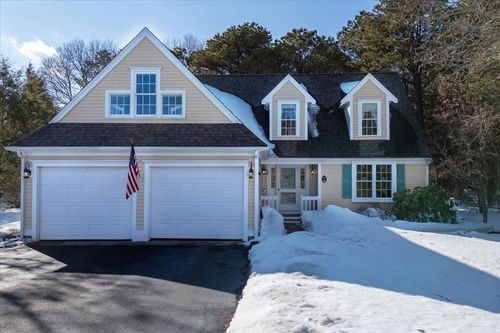 12 Quashnet Woods Dr, Mashpee, MA, 02649-3357 | Card Image