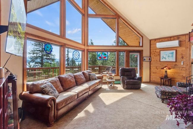 947 Thompson Dr, House other with 3 bedrooms, 4 bathrooms and 3 parking in Cascade ID | Image 6