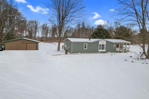 18900 Bowdish Rd, Gregory, MI, 48137-9430 | Card Image