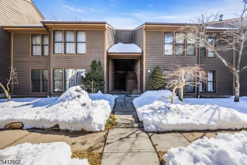 113 Heather Ct, Edison, NJ, 08820-1052 | Card Image