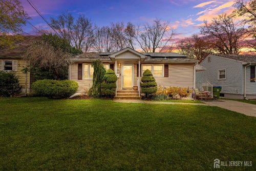 152 Orange St, Edison, NJ, 08817-3567 | Card Image