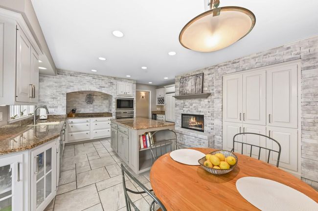 18140 Colline Vue Boulevard, House other with 4 bedrooms, 3 bathrooms and null parking in Brookfield WI | Image 12