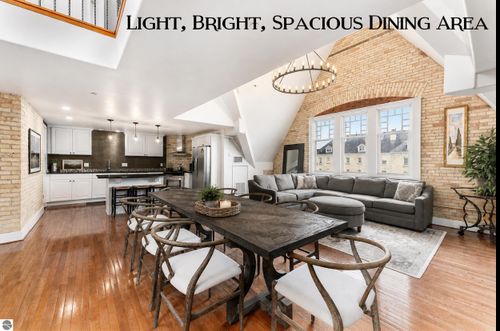 302-810 Cottageview Dr, Traverse City, MI, 49684-2394 | Card Image