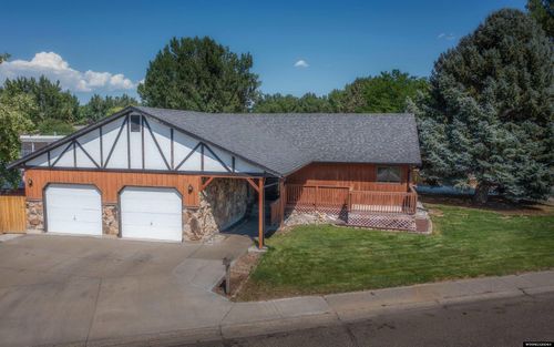 1835 Crimson St, Worland, WY, 82401-4222 | Card Image