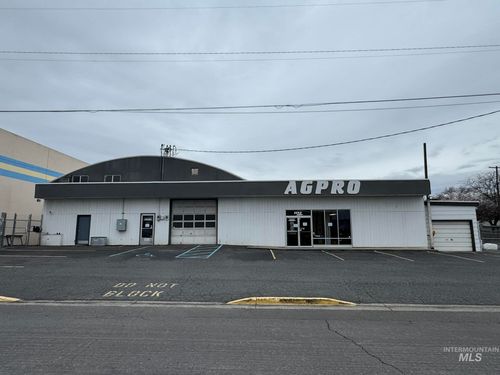 1112 Airway Ave, Lewiston, ID, 83501-5317 | Card Image