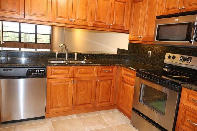 APT-401 - 3507 Village Blvd, Condo with 2 bedrooms, 2 bathrooms and null parking in West Palm Beach FL | Image 8
