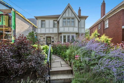 212 Glenayr Rd, Toronto, ON, M5P3C3 | Card Image