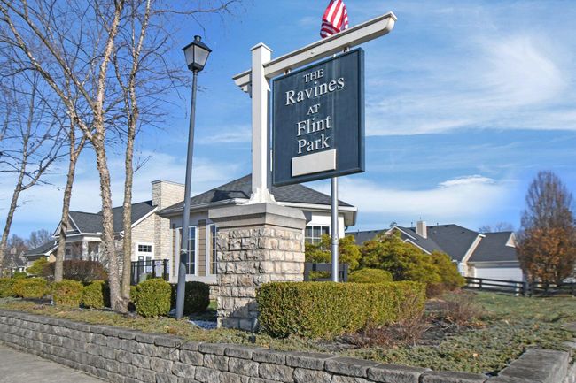 7963 Ravine Run Ln, Condo with 3 bedrooms, 3 bathrooms and null parking in Columbus OH | Image 24