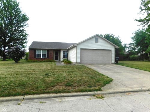 804 Fleetwood Dr, Greensburg, IN, 47240-9424 | Card Image