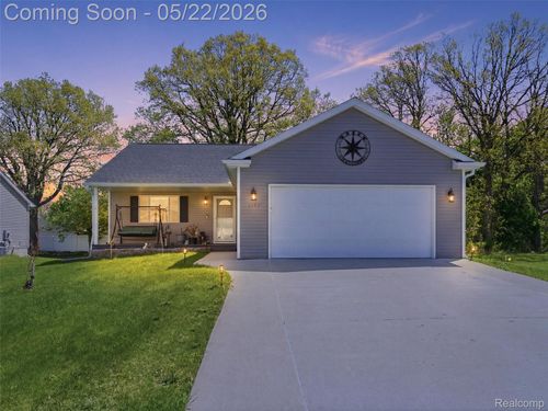 3145 Dahlia Dr, Burton, MI, 48519-1588 | Card Image