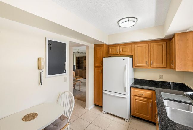APT-304 - 3442 Ne Causeway Blvd, Condo with 2 bedrooms, 2 bathrooms and null parking in Jensen Beach FL | Image 5