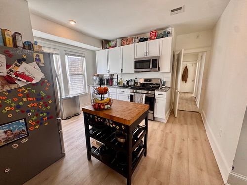 3-127 Eliot St, Chestnut Hill, MA, 02467-1433 | Card Image