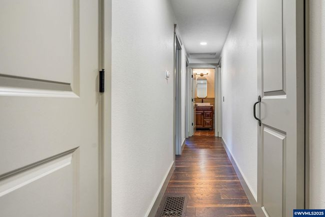 241 Silver Loop, House other with 4 bedrooms, 3 bathrooms and null parking in Silverton OR | Image 20