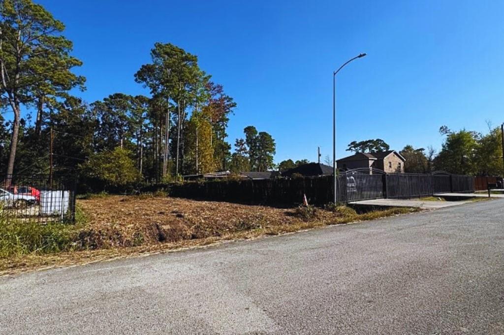 Land in Houston 4