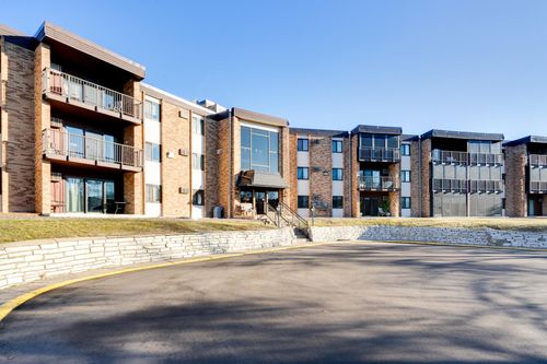 apt-133-2700 Oxford St N, Roseville, MN, 55113-2061 | Card Image