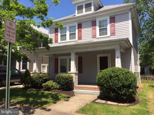 811 Wolfe St, FREDERICKSBURG, VA, 22401-5652 | Card Image