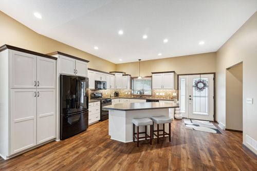 316 Lake Ave N, Silver Lake, MN, 55381-6177 | Card Image