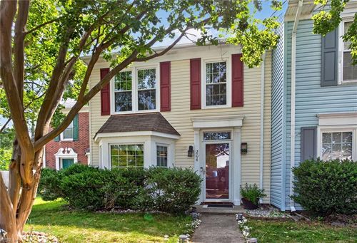 204 Arabian Cir, Yorktown, VA, 23693-2837 | Card Image