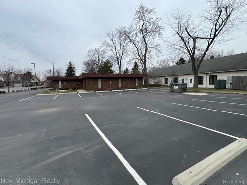 2710 Dixie Highway, Waterford Charter Township, MI, 48328 | Card Image