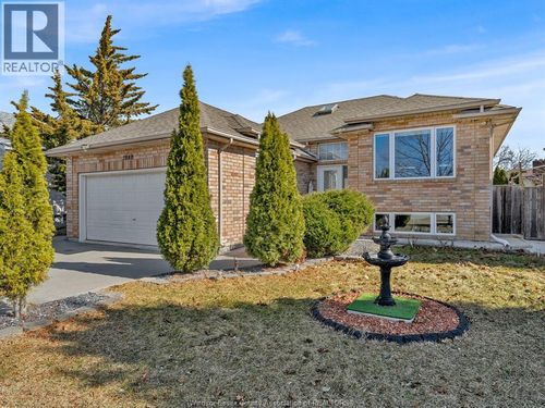 2848 Southridge St, Windsor, ON, N8W5N2 | Card Image