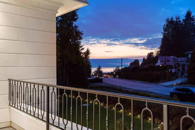 990 Cross Creek Road, House other with 8 bedrooms, 8 bathrooms and 6 parking in West Vancouver BC | Image 30