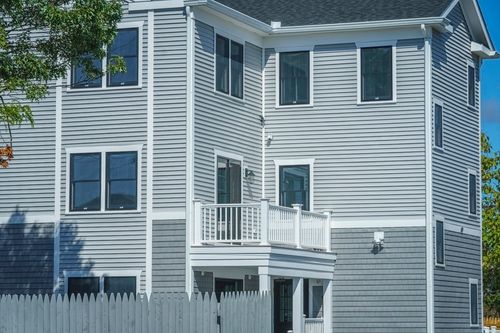 49 Center St, Hyannis, MA, 02601-5537 | Card Image
