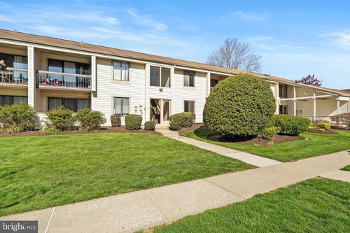v-V9 Avon Dr, East Windsor, NJ, 08520-5661 | Card Image