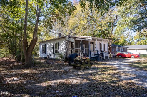 103 W Preston St, Selma, NC, 27576-3039 | Card Image