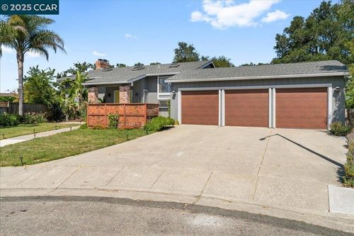 17 Powder Bowl Ct, Richmond, CA, 94803-2620 | Card Image