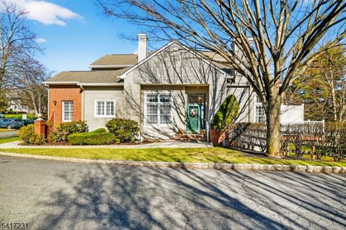 20 Conklin Ct, Roseland, NJ, 07068-3712 | Card Image