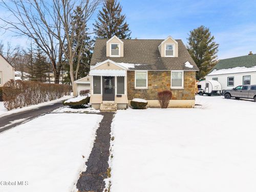 4 Woodrow Rd, Amsterdam, NY, 12010-2918 | Card Image