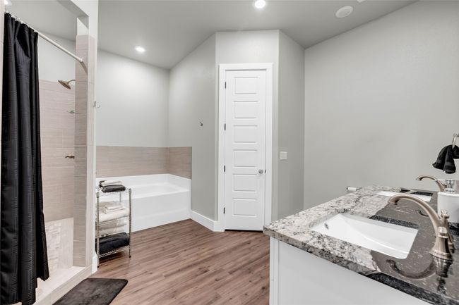 100 S Thomas Cv, House other with 4 bedrooms, 3 bathrooms and null parking in Burnet TX | Image 12
