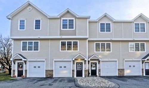 33-33 Regency Ct, Chicopee, MA, 01020-1375 | Card Image