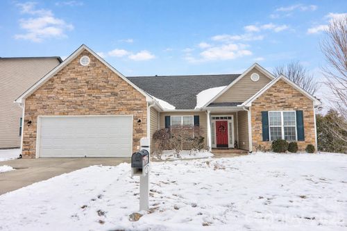 1 Breyerton Ct, Asheville, NC, 28804-4412 | Card Image