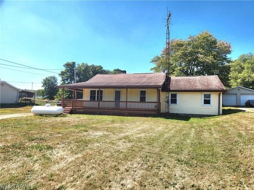 6805 Waynesburg Dr Se, Waynesburg, OH, 44688-9789 | Card Image