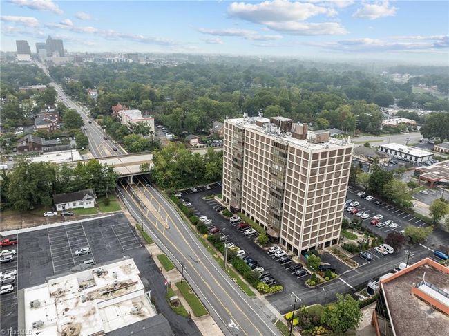 UNIT-906 - 1101 N Elm St, House other with 2 bedrooms, 2 bathrooms and null parking in Greensboro NC | Image 27