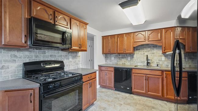 127 Bainbridge Dr, House other with 3 bedrooms, 2 bathrooms and 1 parking in Aliquippa PA | Image 13