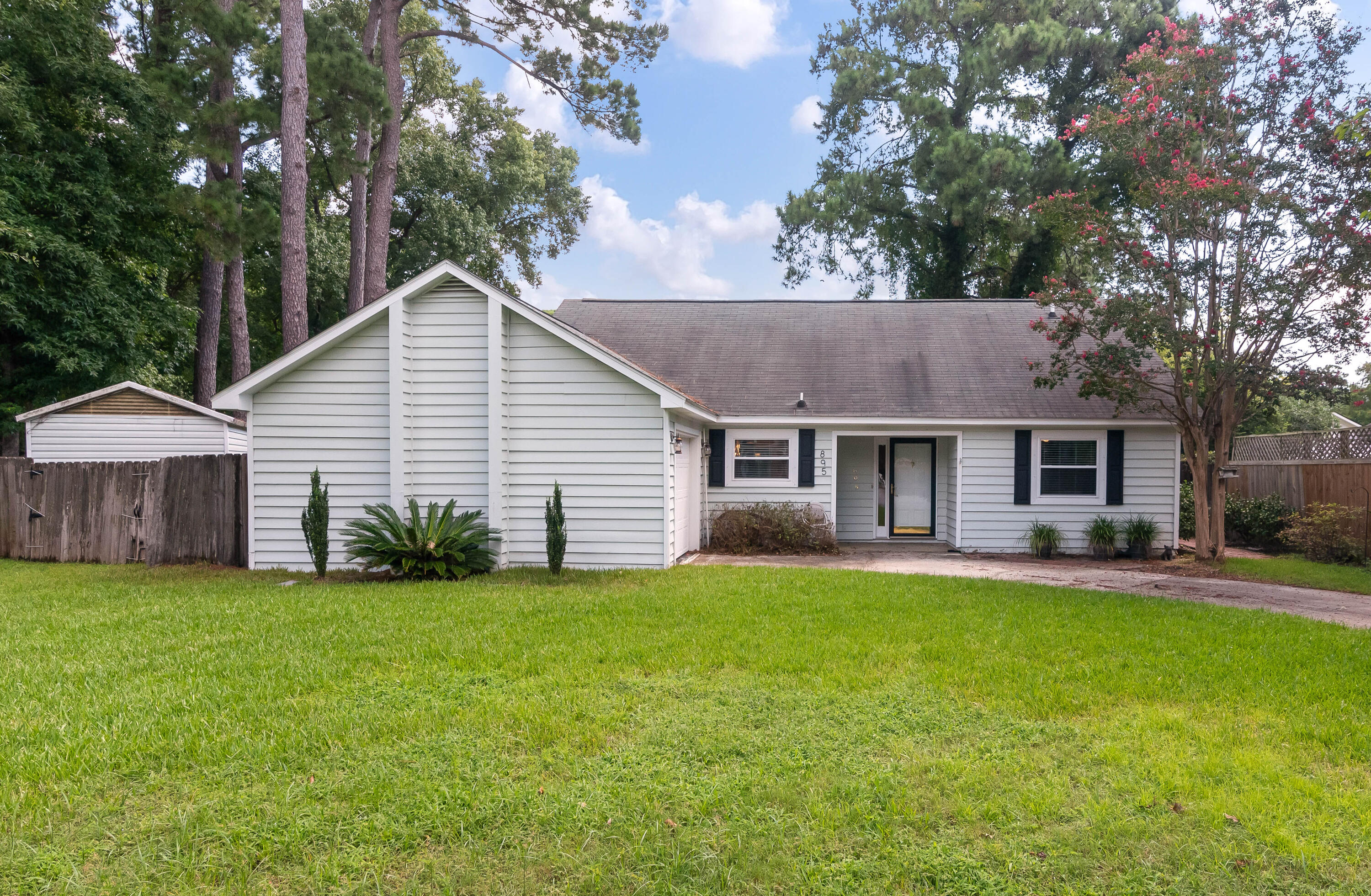 Wynford Ct, Mount Pleasant, SC 29464