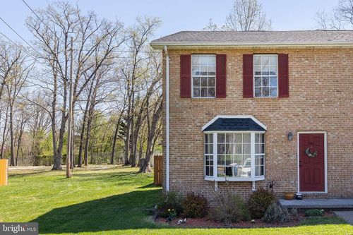 301 Buckingham Dr, STEPHENS CITY, VA, 22655-2736 | Card Image