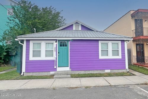 204 Charlotte Ave, Carolina Beach, NC, 28428-5121 | Card Image