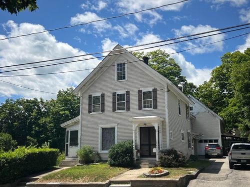 556 Main St, Farmington, NH, 03835-3472 | Card Image