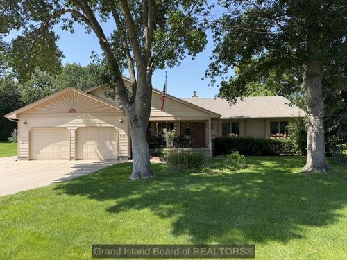 2132 Viking Pl, Grand Island, NE, 68803-2245 | Card Image