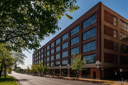 525-4100 Forest Park Ave, Saint Louis, MO, 63108-2899 | Card Image