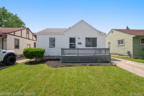 25515 Culver St, Saint Clair Shores, MI, 48081-3326 | Card Image