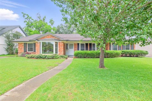7826 Braesview Ln, Houston, TX, 77071-1307 | Card Image