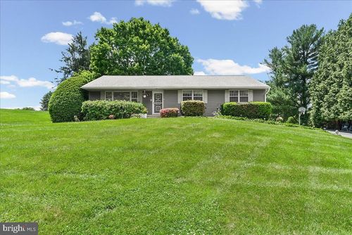 207 W Woodview Rd, WEST GROVE, PA, 19390-9183 | Card Image