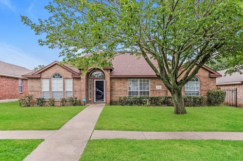 2230 Bridle Path Dr, Lancaster, TX, 75146-2038 | Card Image